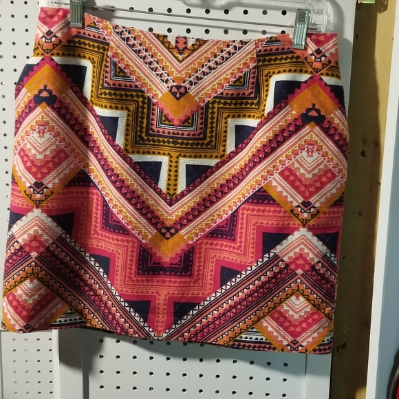Merona pink/orange,  blue, multi colored skirt.Zip back, has pockets. - Picture 2 of 3